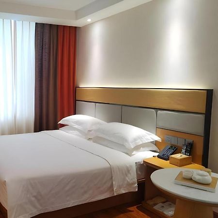 Greentree Inn Geermu Walking Street Business Hotel Golmud المظهر الخارجي الصورة