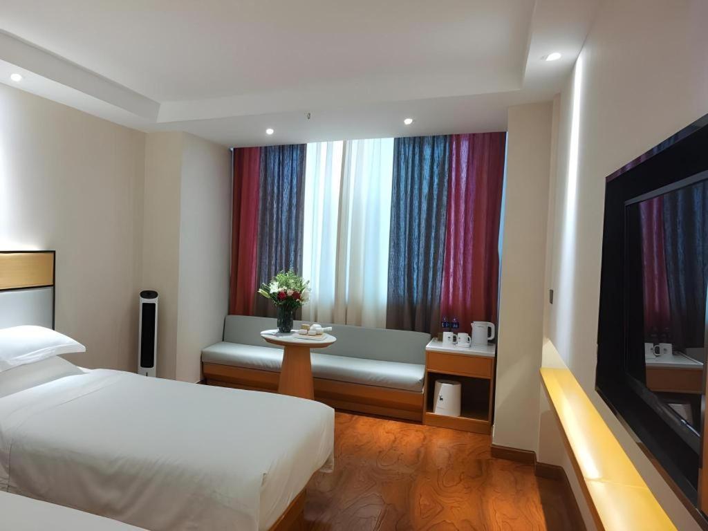Greentree Inn Geermu Walking Street Business Hotel Golmud المظهر الخارجي الصورة