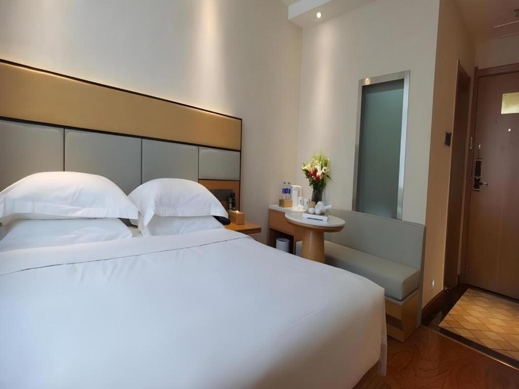 Greentree Inn Geermu Walking Street Business Hotel Golmud المظهر الخارجي الصورة