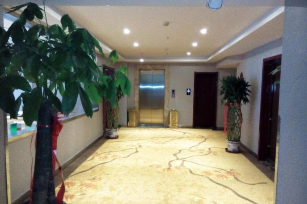 Greentree Inn Geermu Walking Street Business Hotel Golmud المظهر الخارجي الصورة