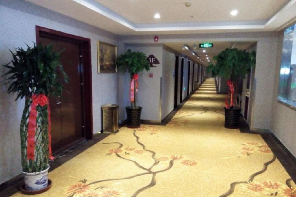 Greentree Inn Geermu Walking Street Business Hotel Golmud المظهر الخارجي الصورة