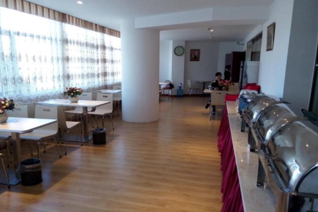 Greentree Inn Geermu Walking Street Business Hotel Golmud المظهر الخارجي الصورة