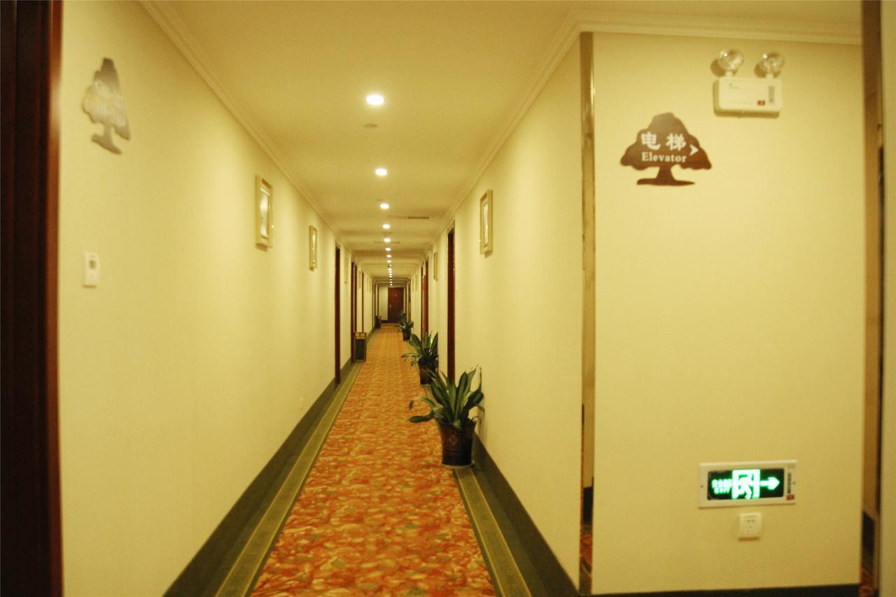 Greentree Inn Geermu Walking Street Business Hotel Golmud المظهر الخارجي الصورة